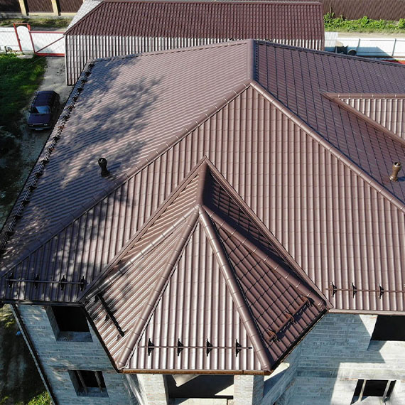Монтаж сложной крыши и кровли в Белозерске и Вологодской области